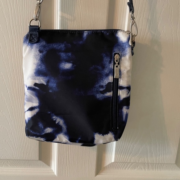 Baggallini Crossbody Purse - Picture 4 of 4